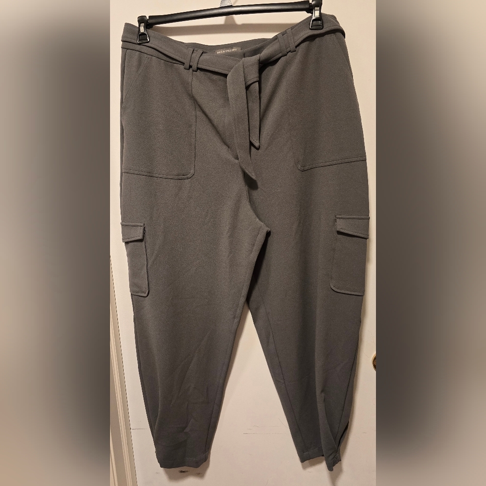Kate & Mallory 20W Gray Cargo Pants (L)